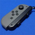 【ニンテンドースイッチ】ジョイコンストラップの外し方。逆向きに付けてしまったときは慌てずに対処しよう